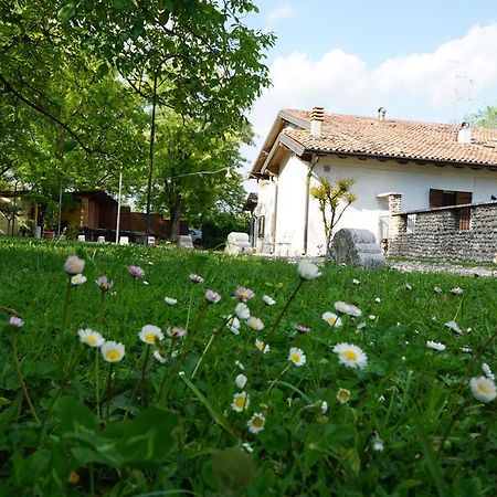 Отель Agriturismo Fior Di Pesco Соммакампанья Экстерьер фото