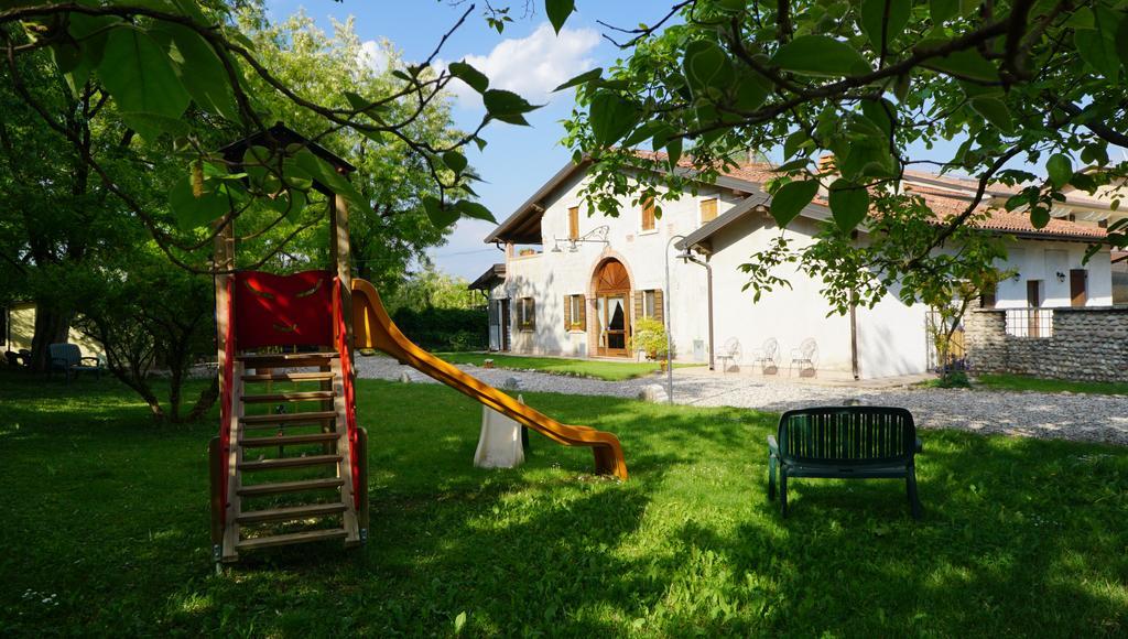Отель Agriturismo Fior Di Pesco Соммакампанья Экстерьер фото